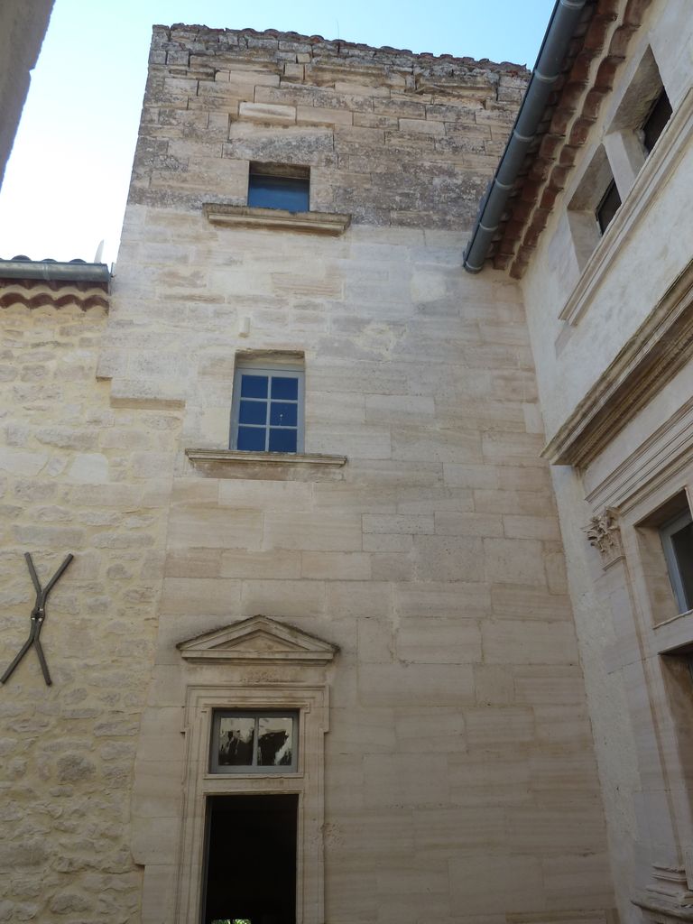 Cour intérieure. Aile ouest. Tour d'escalier.