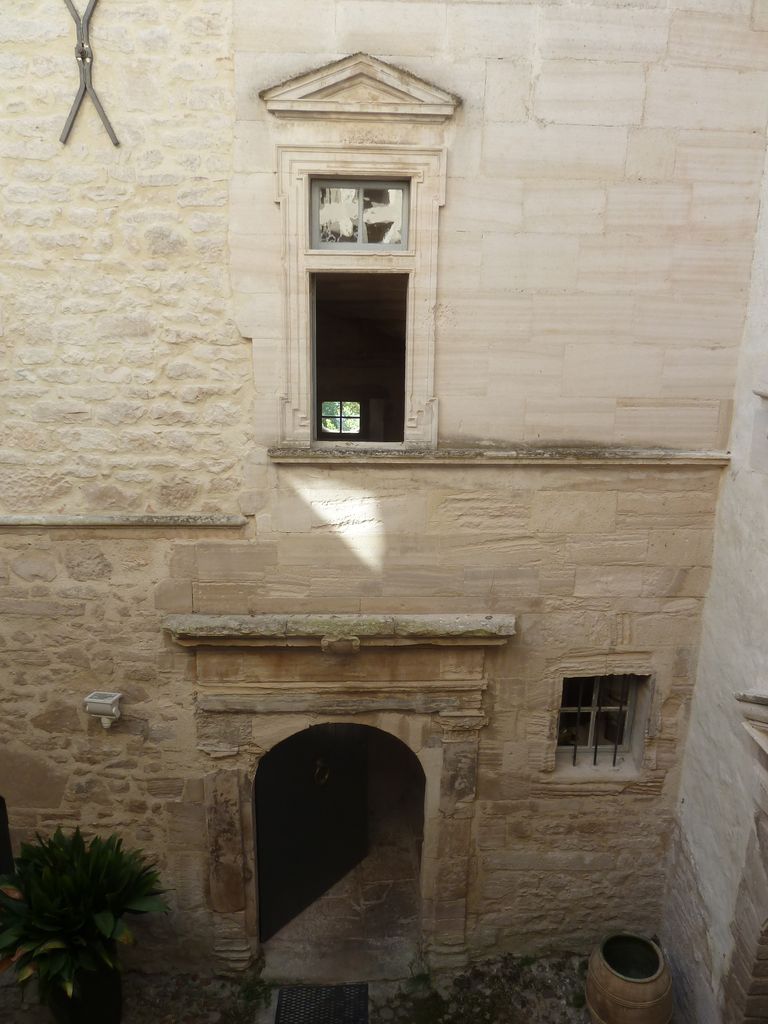 Cour intérieure. Aile ouest. Tour d'escalier.