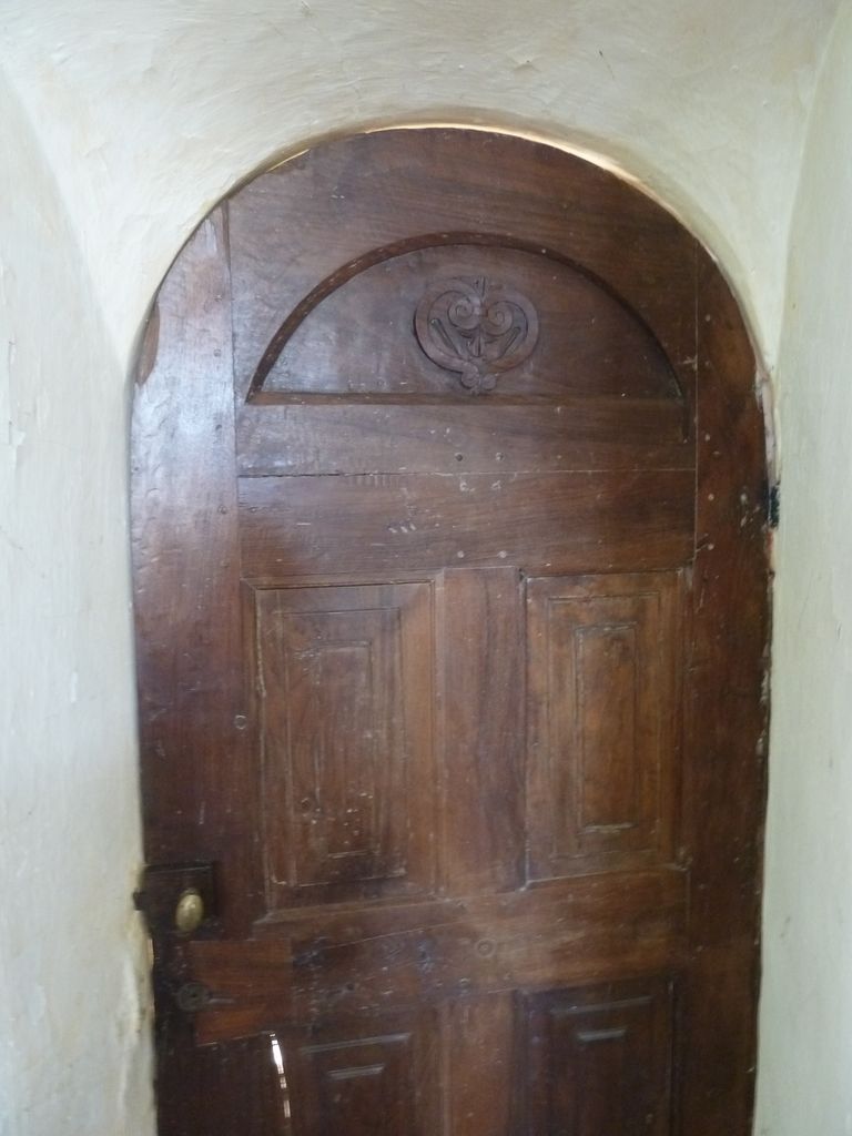 Intérieur. 1er étage. Porte biaise.