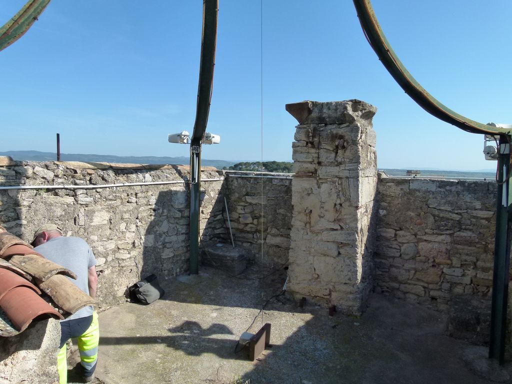 Socle d'un campanile disparu (terrasse supérieure)