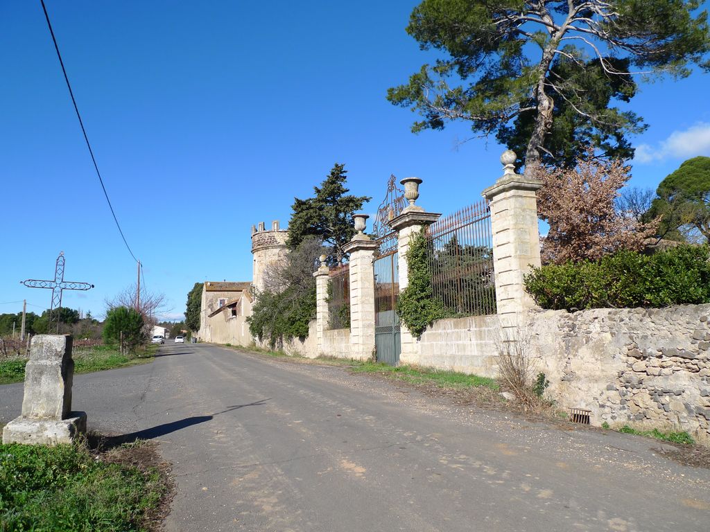 Vue extérieure enceinte sud-ouest (portail d'honneur)