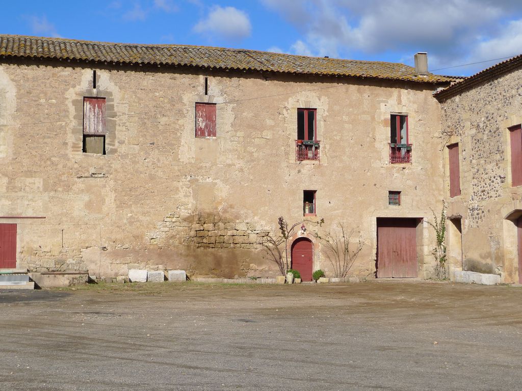 Aile nord des communs côté cour