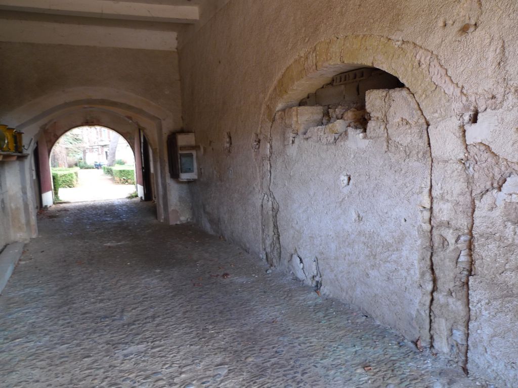 Passage entre les deux cours