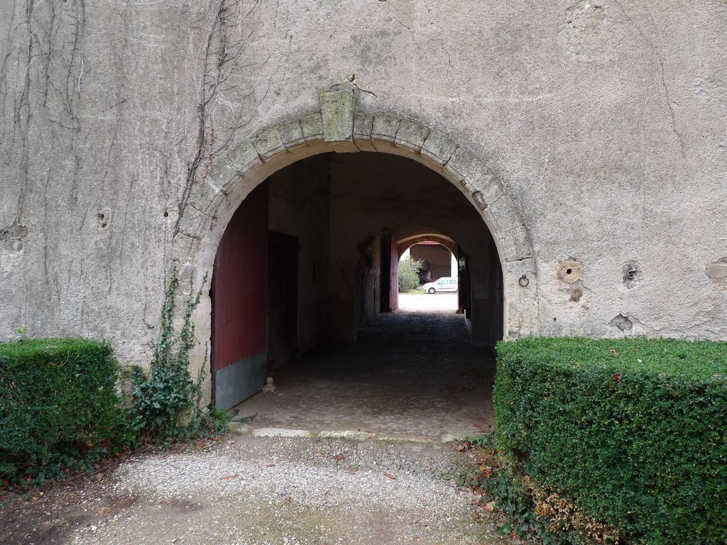 Passage entre les deux cours