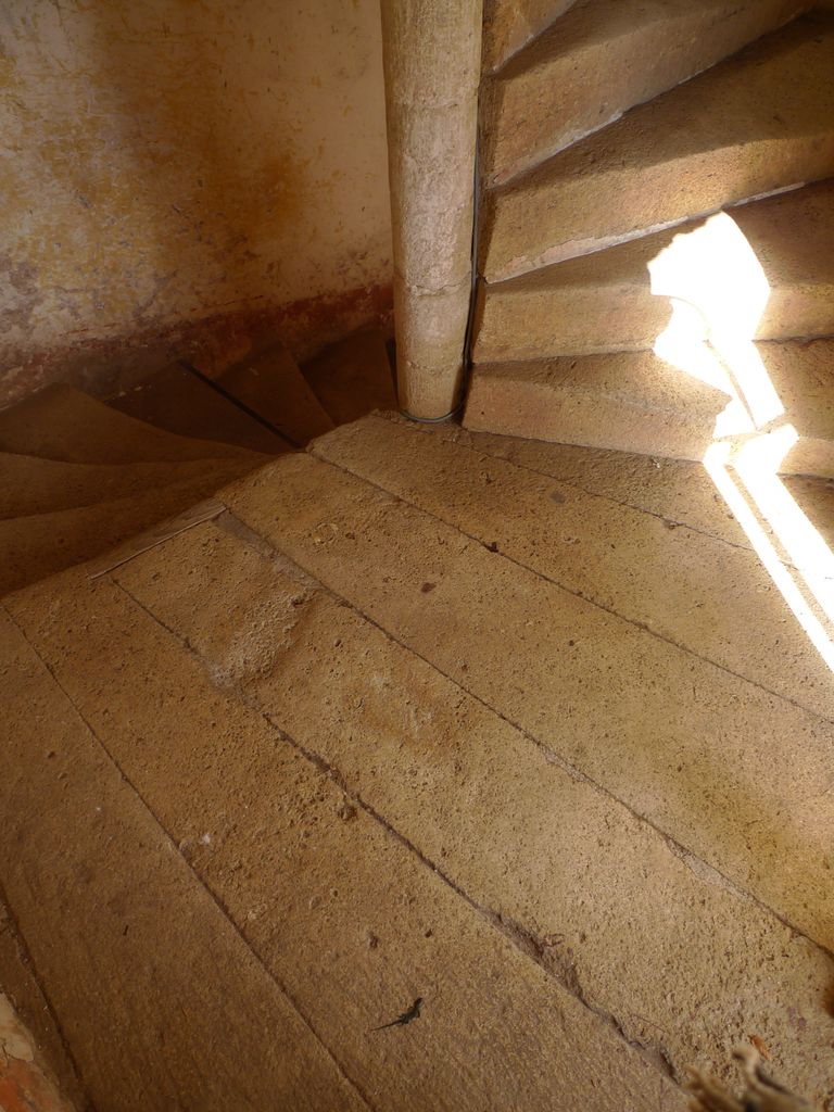 Escalier en vis des communs