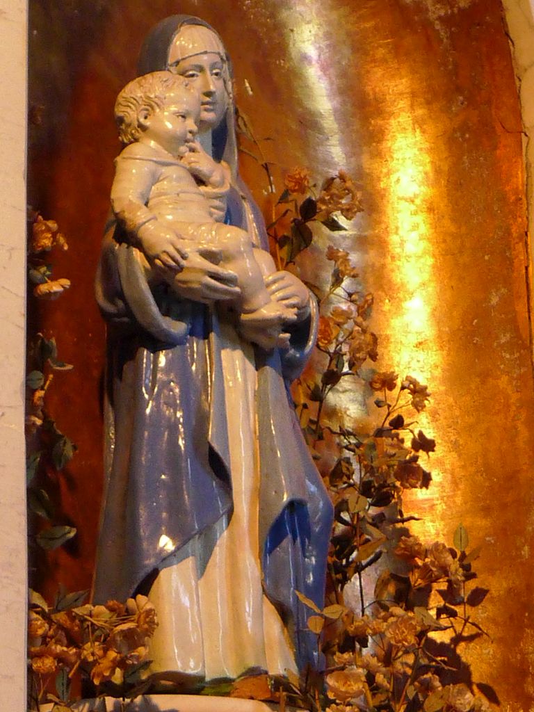 Chapelle. Autel. Vierge à l'enfant