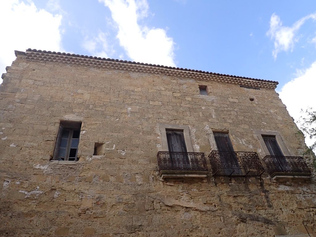 Ouvertures de la façade sud. Mur gouttereau sud-est