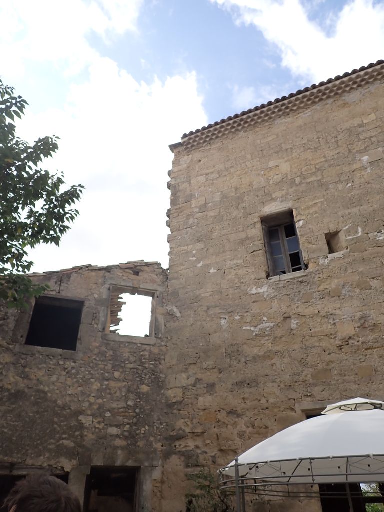 Détail de la façade sud. Mur gouttereau sud-est