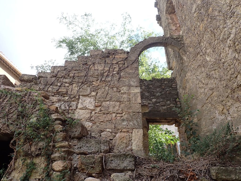 Vestiges de l'aile est
