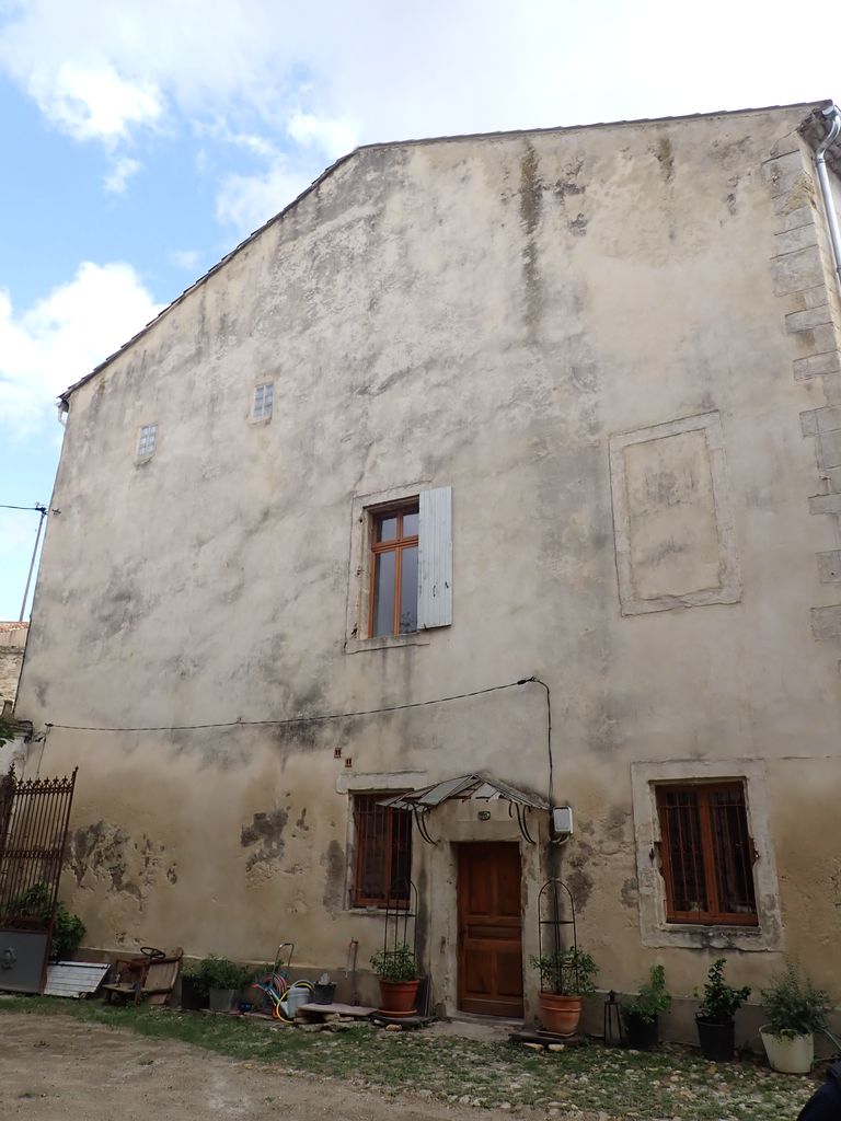 Façade de la maison en face de la maison des évêques