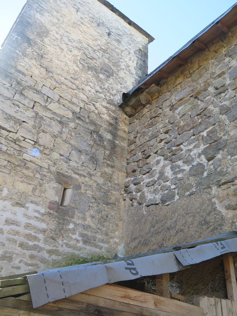 Tour côté nord et jonction avec le bâtiment principal