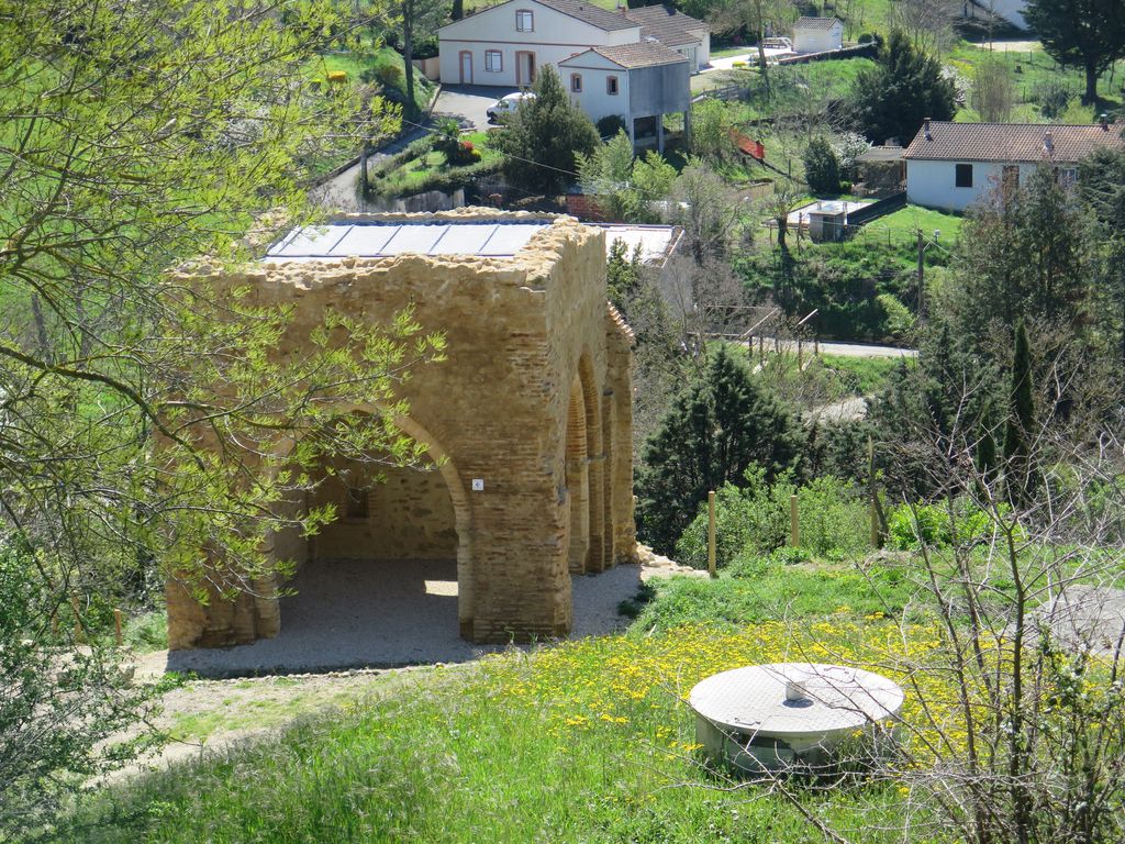 La chapelle Notre-Dame du Rosaire au pied des ruines de l’ancien château