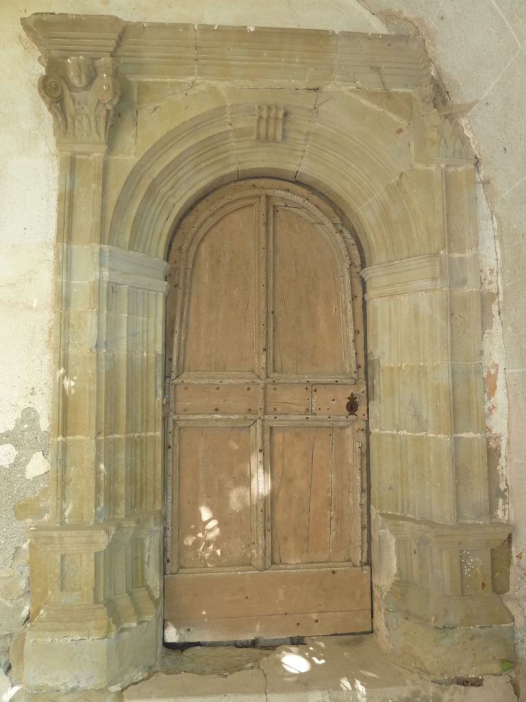 Chapelle. Porte d’entrée