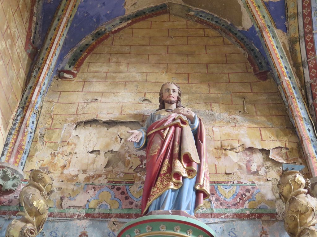 3e chapelle nord. Peintures décollées.