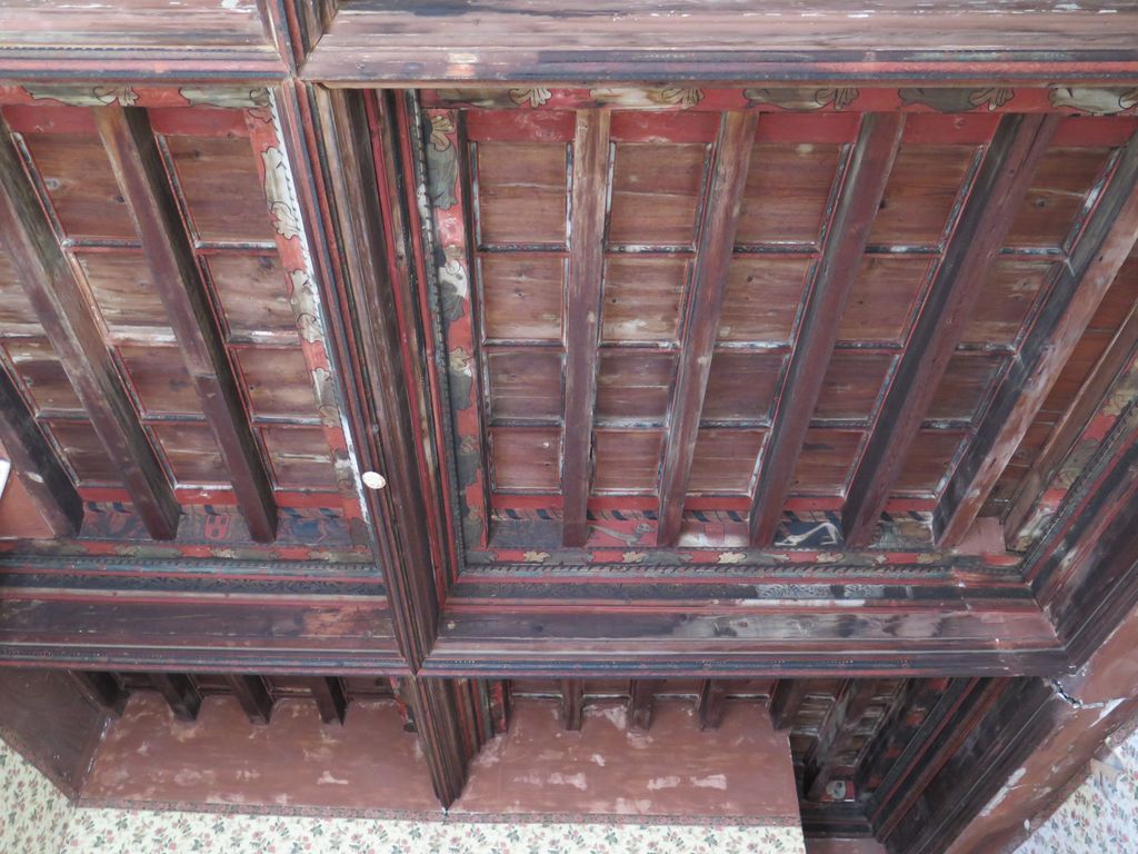 1er étage. Pièce sud-est charpente 3 à caissons