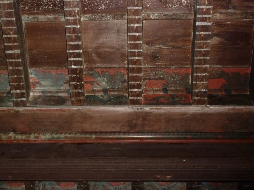 1er étage. Pièce sud-ouest charpente 4 à poutres et solives