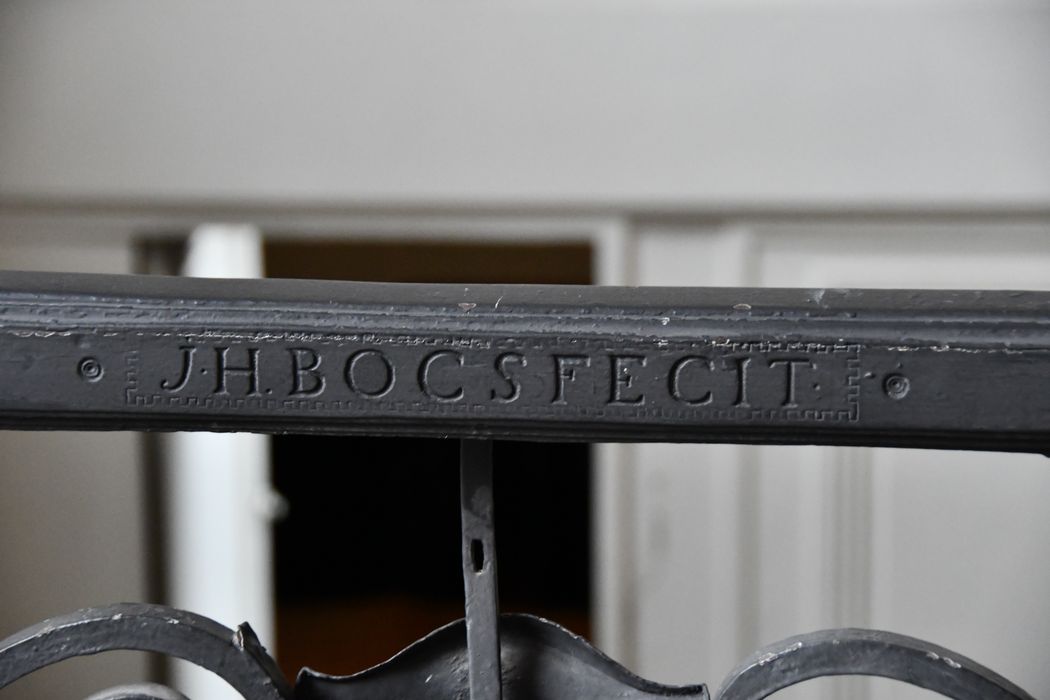 escalier monumental, détail de l’inscription