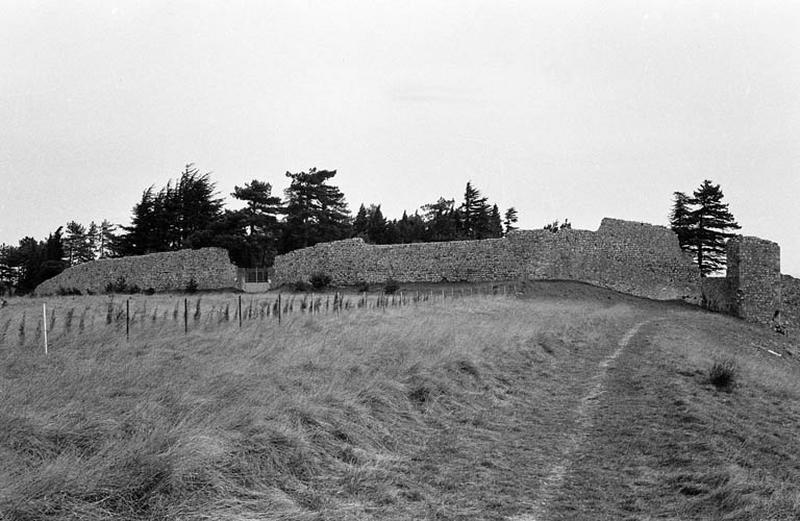 Mur d'enceinte, de l'extérieure.