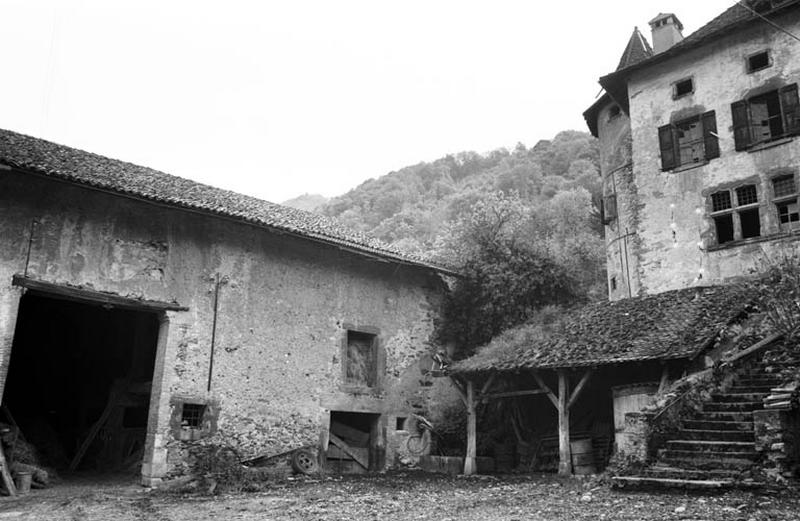 Cour intérieure, communs.