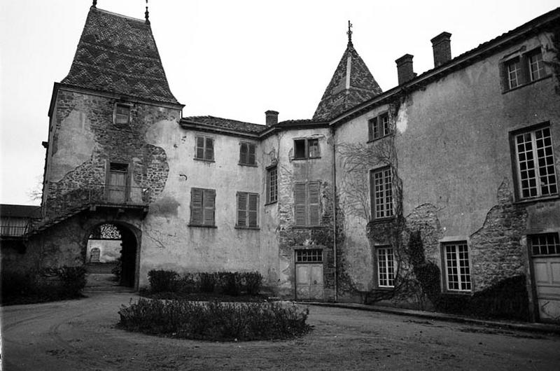 Façades sur cour.