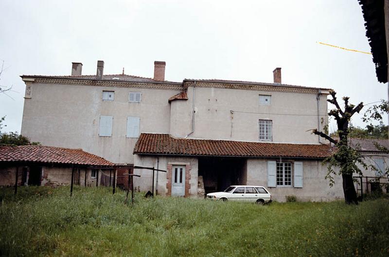 Communs, façade extérieure.