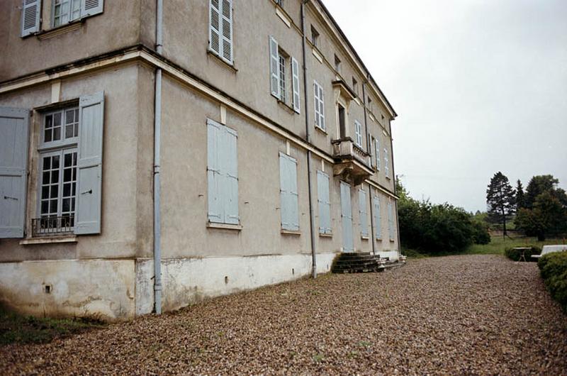 Corps de logis principal, façade.