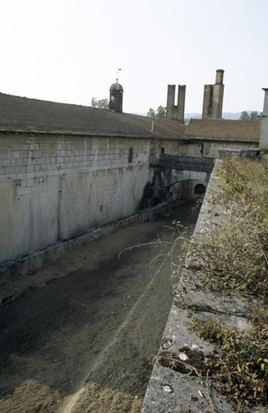 Canal d'amenée.