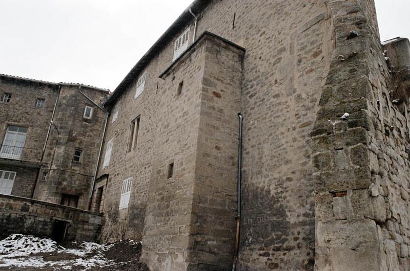 Aile gauche, façade sur cour.