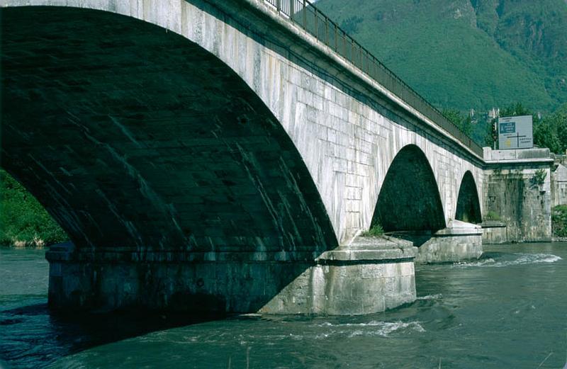 Pont Royal, piles et arches.