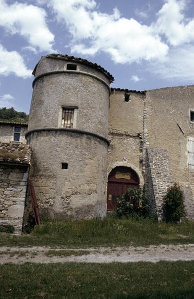 Détail de la façade, entrée.