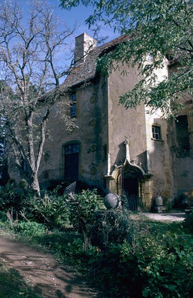 Façades et baies d'entrées.