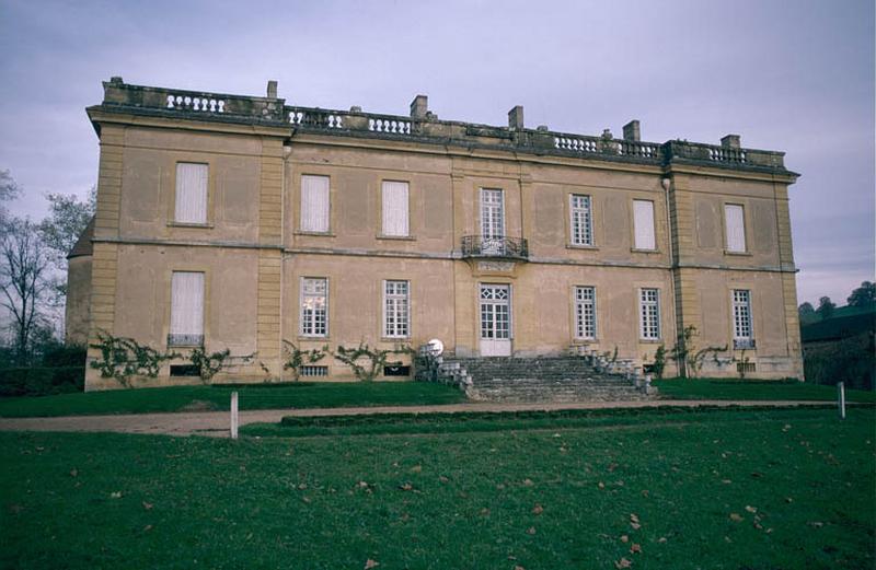 Corps de logis principal, façade principale.