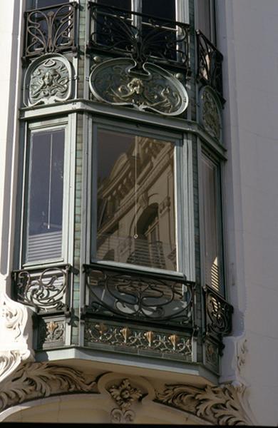 Bow-window.