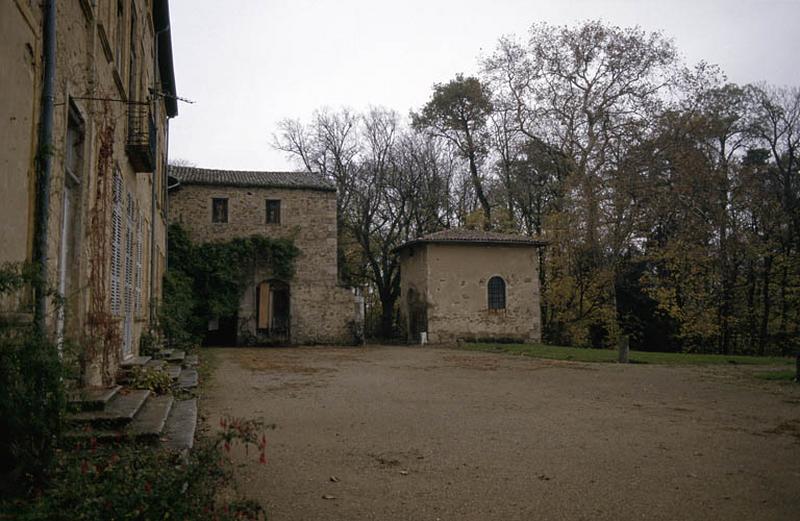 Cour intérieure.