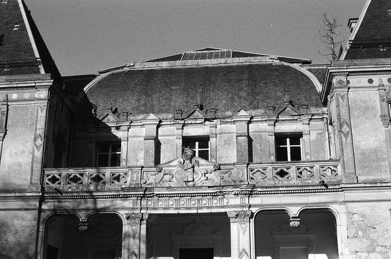 Façade principale, détails élévation 2e niveau.