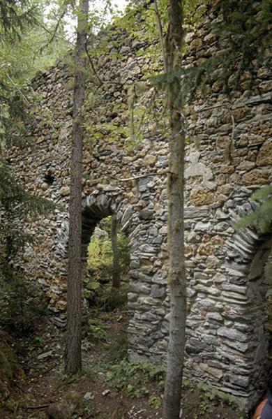 Fonderie, vestiges, arches.