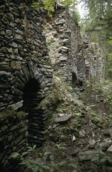 Fonderie, vestiges, arches.