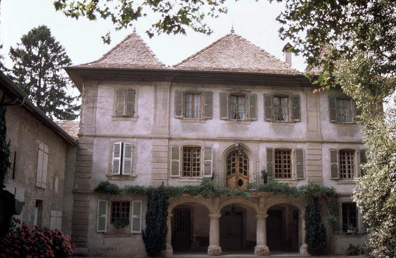 Façade principale, corps de logis principal.