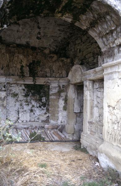 Vestiges, grotte en rocaille.