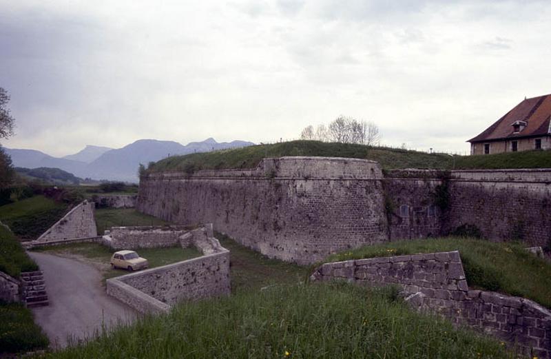 Fortifications extérieures.