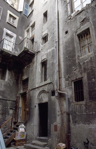 Façade sur cour.