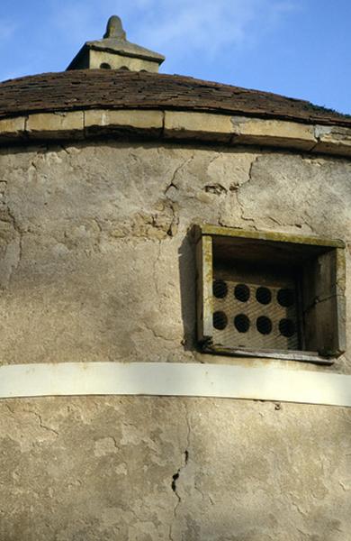 Pigeonnier, détails façade.