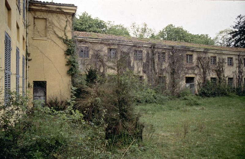 Façades sur cour.