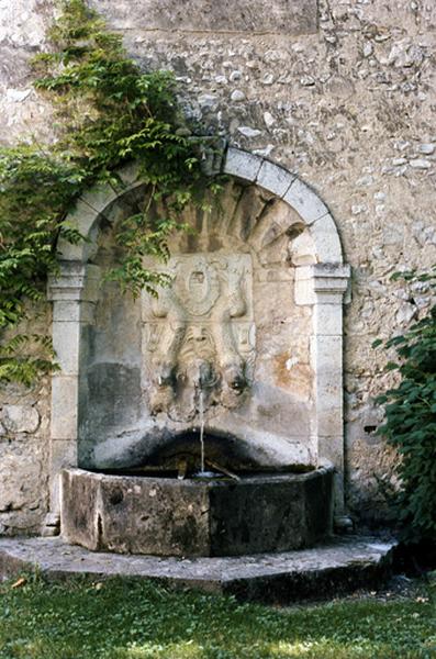 Fontaine.