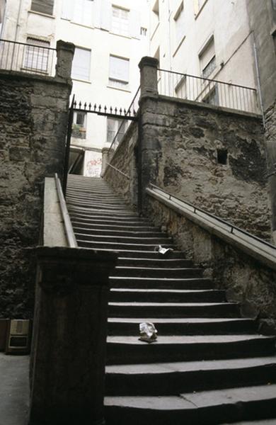 Escalier d'accès.