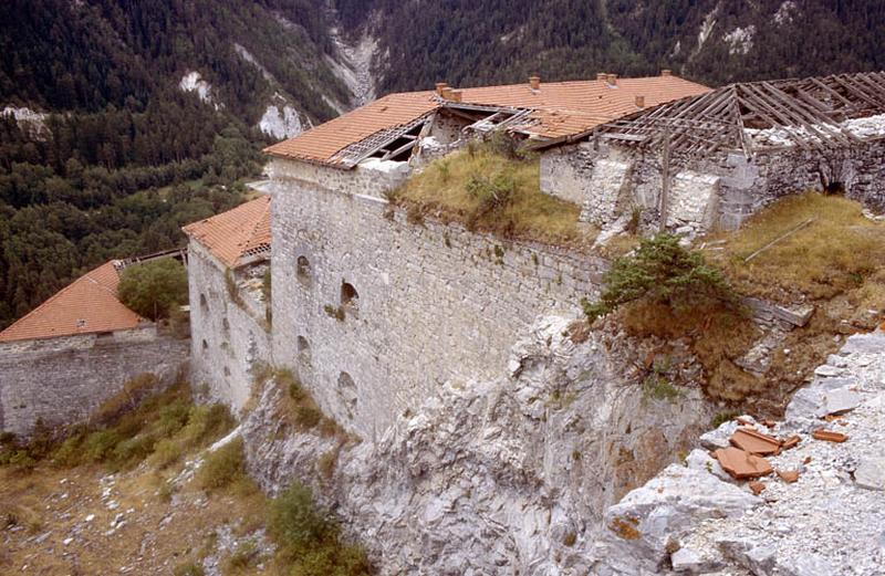 Casernements, façade Est.