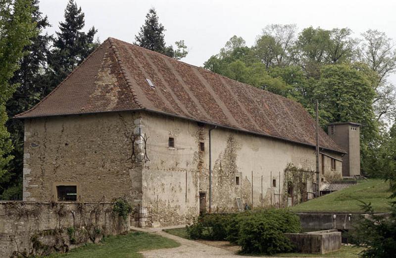 Ecuries, façade postérieure.