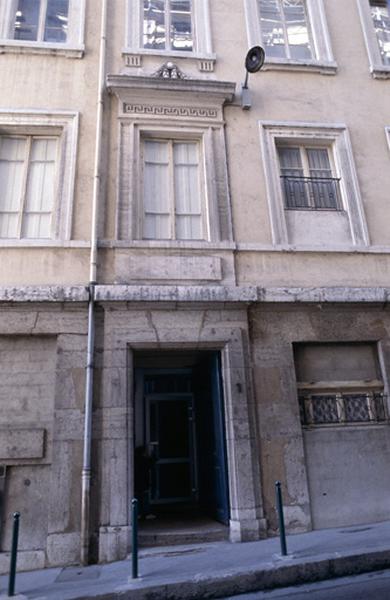 Façade postérieure, entrée.