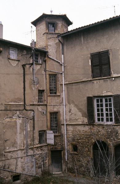 Tour-cage d'escalier.