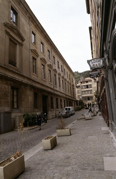 Façade Nord, rue du palais de justice.